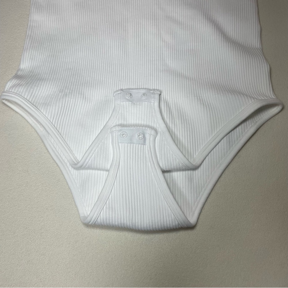 OQQ Women’s White Ribbed Square Neck Bodysuit Sleeveless Stretch Size M - Picture 5 of 7